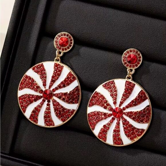 ♥️ Betsey Johnson Sparkling Red and White Crystal Swirl Earrings ♥️ - Picture 8 of 9